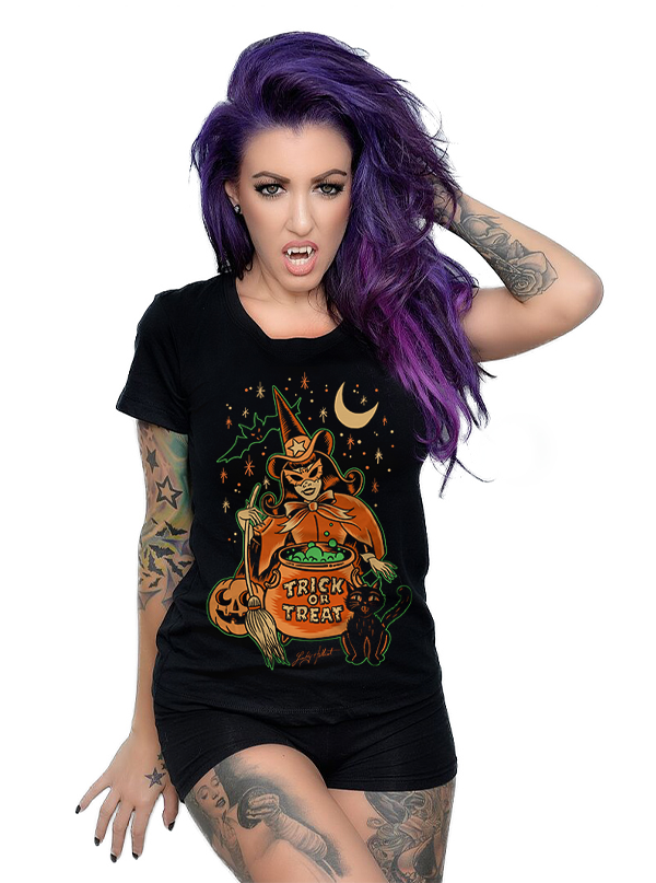 Women&#39;s Lucky Hellcat Witch Party Tee