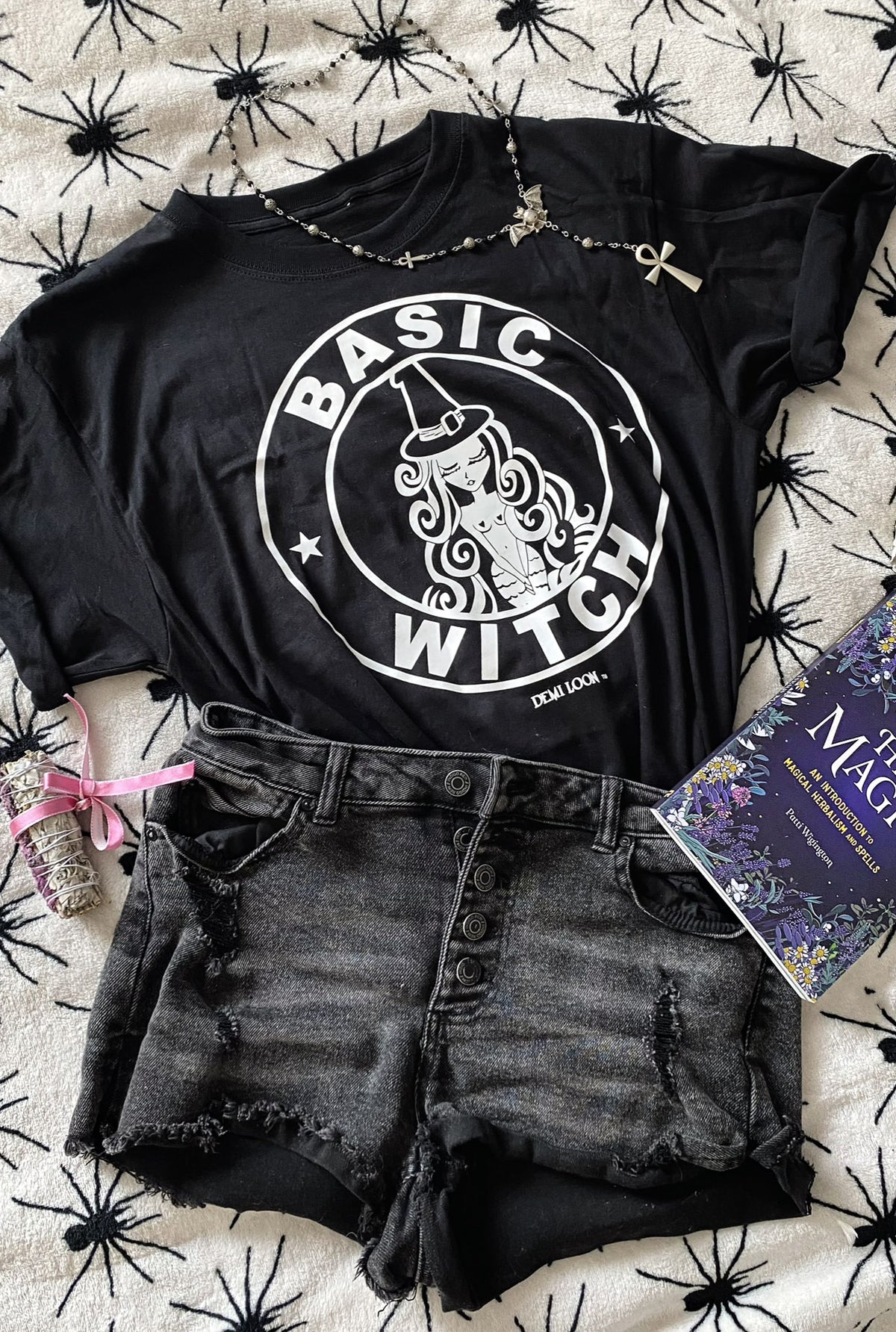 Women&#39;s Basic Witch Tee