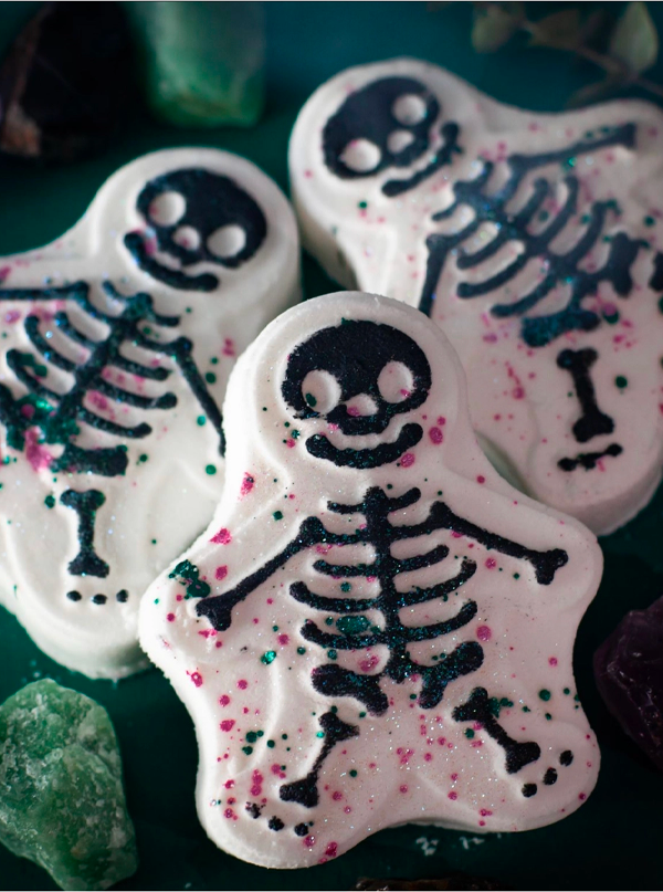 Gingerbread Skeleton Halloween Bath Bomb